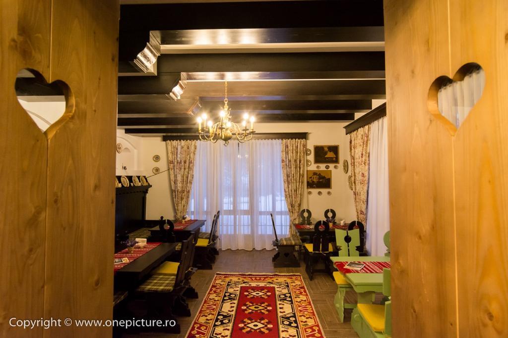 Hanul Haiducilor Obarsia-Lotrului Ngoại thất bức ảnh